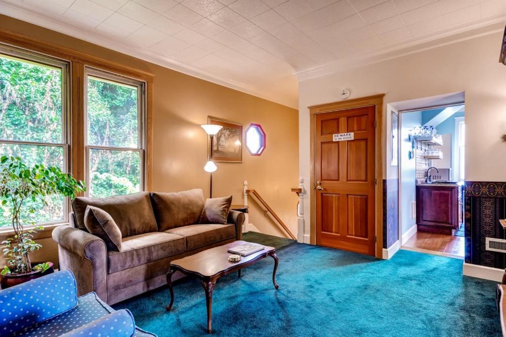 Astoria Painted Lady Historic Apt With River View! Екстер'єр фото