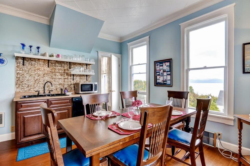 Astoria Painted Lady Historic Apt With River View! Екстер'єр фото